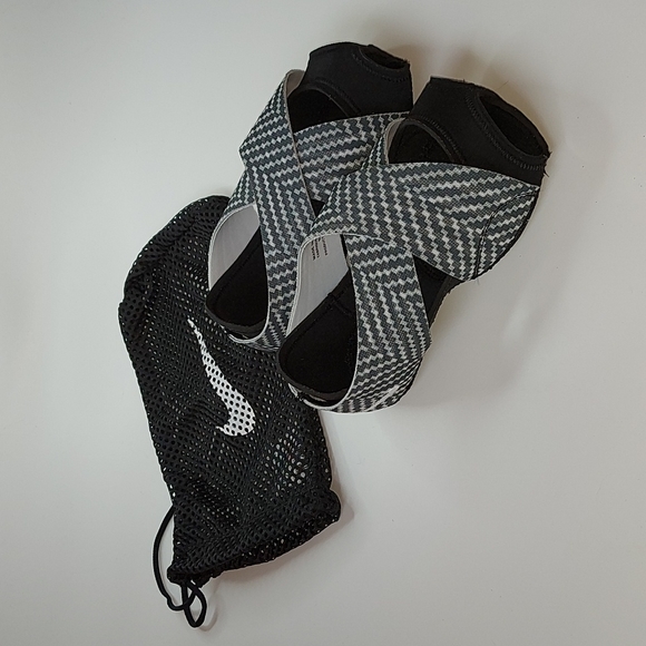 Nike Shoes - New Nike Studio Wrap, size small